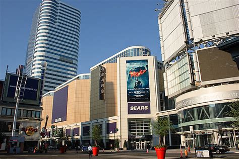 Toronto Eaton Centre - Hours, Stores & Reviews on Toronto Malls