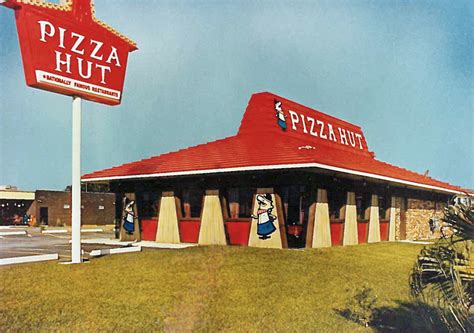 #TBT: The Story of Pizza Hut's Red Roof