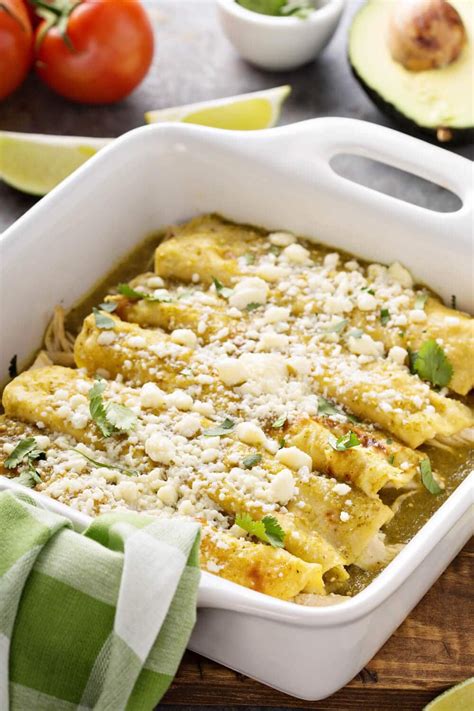 Easy Enchiladas Verdes (Green Chili Chicken Enchiladas) | Recipe | Easy ...