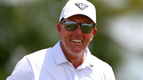 Phil Mickelson Devotes Weekend To Helping Q-School Golfer