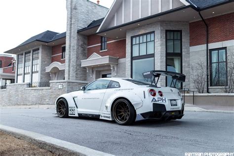 White Liberty Walk Nissan GT-R Photoshoot - GTspirit