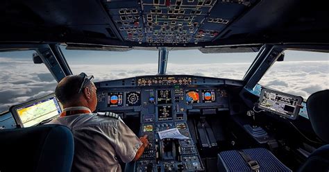 A Detailed Guide of the Pilot Controls Inside a Plane's Cockpit