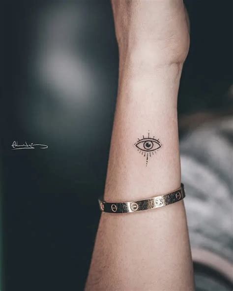 37+ Beautiful Wrist Tattoos Surely Make You So Proud