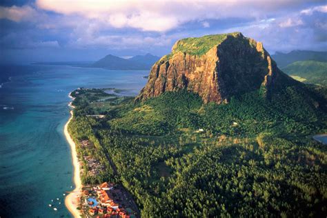 Mauritius Travel Guide: Essential Facts and Information