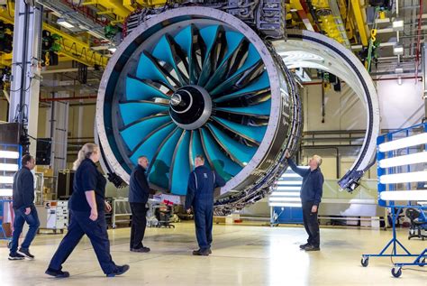 Rolls-Royce's new UltraFan jet engine arrives at Testbed 80 facility in ...