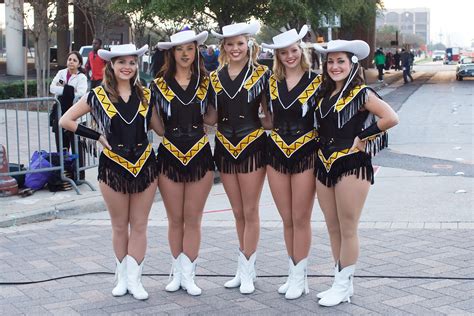 majorette uniform Majorette Uniforms, Team Cheer, Color Guard, Apache ...