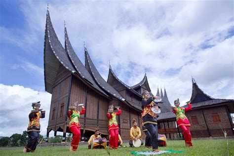 Foto : Mengenal Kebudayaan Suku Minangkabau Halaman 2