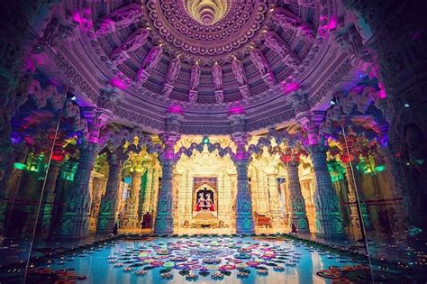 The Neasden Temple: Inside The Beautiful BAPS Shri Swaminarayan Mandir