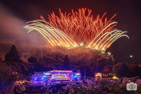 Edinburgh Festival Fireworks | Edinburgh, Edinburgh castle, Fireworks