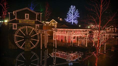 Christmas Lights Gatlinburg Tn 2017 | Shelly Lighting