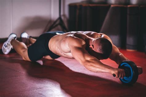 18 Best Ab Roller Exercises for Strong Core – Torokhtiy Weightlifting