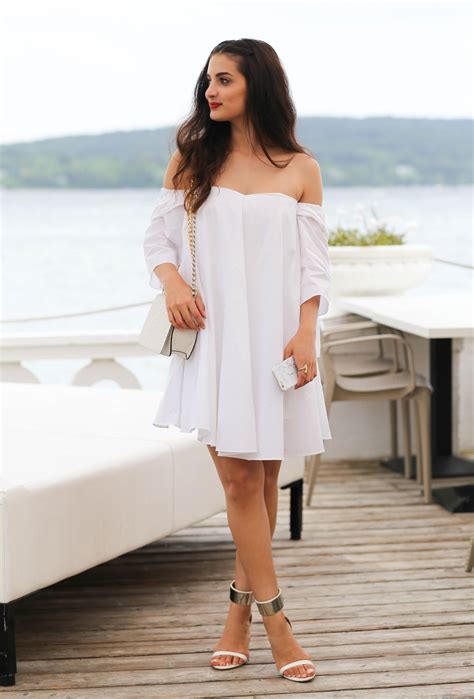 All white beach party outfit | Dinner Party Outfit | Bandage dress ...