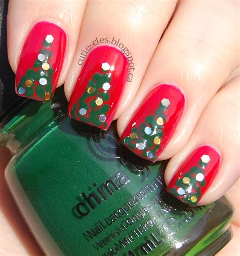 Paleberry: Christmas Tree Nails