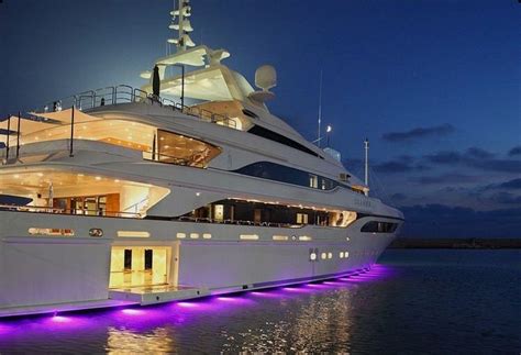 Boatim | Luxury yachts, Boats luxury, Yacht