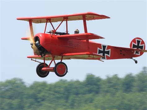 Antique fighter Barron plane - campestre.al.gov.br