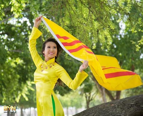 Pin by Hung Tran on Flag of VNCH (Saigon) | Outdoor decor, Outdoor ...