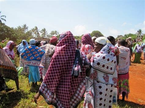 Global Time Machine: Swahili Clothing