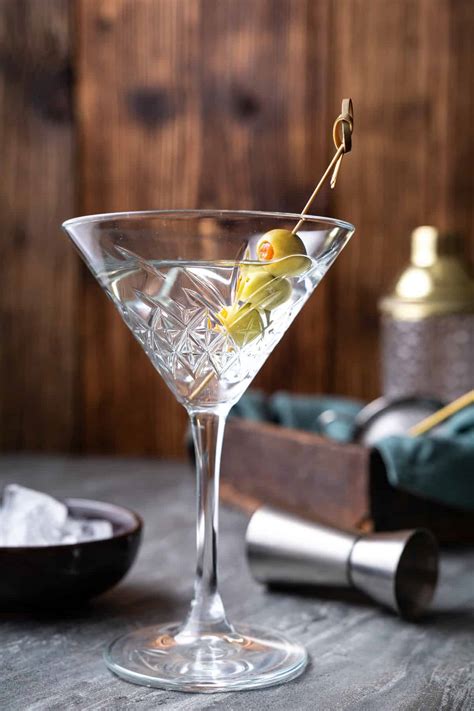 How to Make a Dry Martini Cocktail - Food Faith Fitness