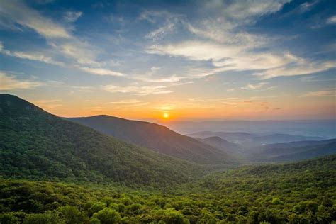 Hiking Shenandoah National Park - OurUSAAdventures.com