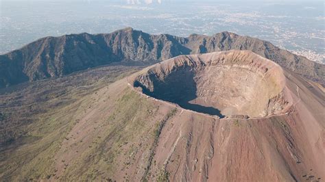 Vesuvio, origini, storia eruttiva e geologia del vulcano simbolo di Napoli