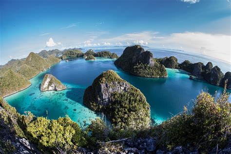 Trekking Papua & Raja Ampat | See Iconic Places | Hello Papua