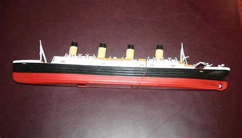 R.M.S Titanic Break-away Toy Boat Submersible Model Ship, 16.5 , No ...