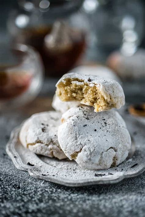 These delicious Italian Ricciarelli Cookies use only a handful of ...