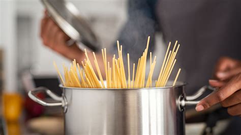 Pasta-Cooking Hacks From Professional Chefs | Mental Floss