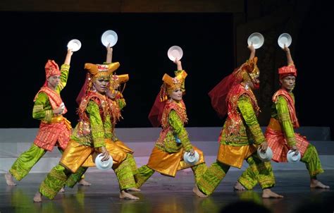 Tari Piring: Sejarah dan Warisan Budaya Minang - Mundo Maya