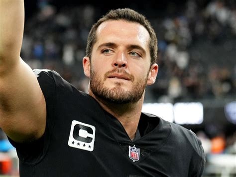 Derek Carr Pens Emotional Goodbye To Raiders After Getting Benched