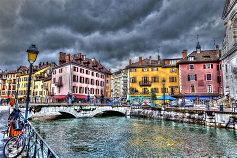 Annecy (Old Town) | View of Annecy Old Town, Savoie France | Richard ...