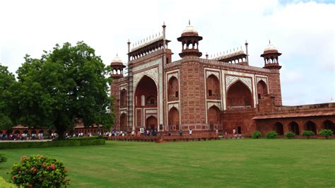 Fatehpur Sikri - History, Architecture, Timings, Built By | Adotrip