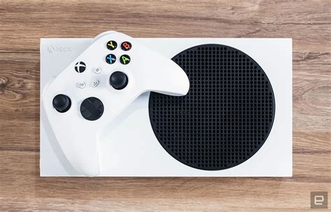 The best accessories for your new Xbox Series X or S | Engadget