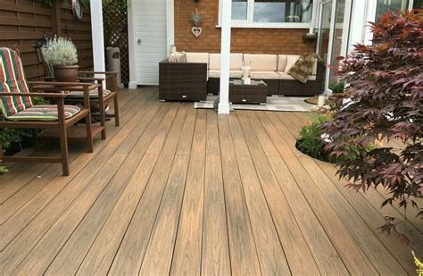 Composite Decking vs Wood | What Is The Differences In Cost & Maintenance?