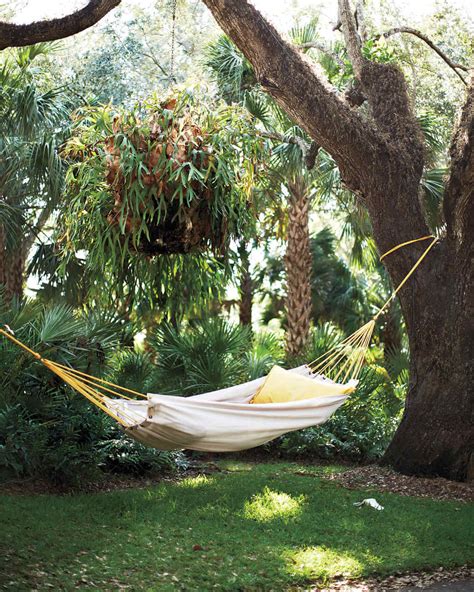 17 Comfy DIY Hammock Plans • Insteading