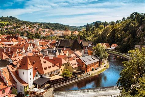 Cesky Krumlov // The Ultimate Guide to Czechia's Magical Fairytale Town