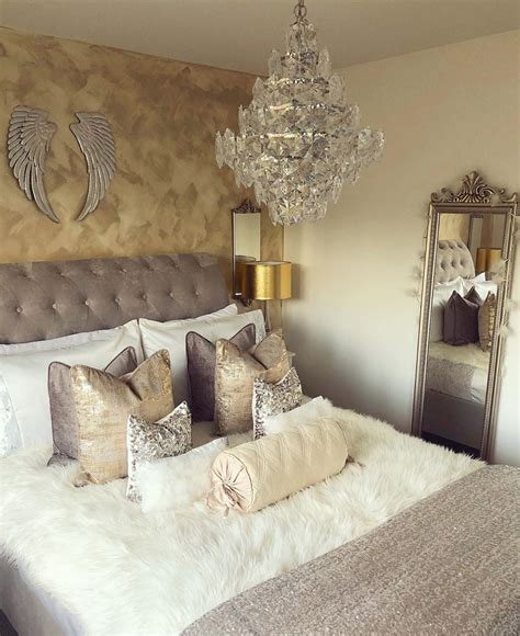 10+ Silver And Gold Bedroom Ideas – HomeDecorish