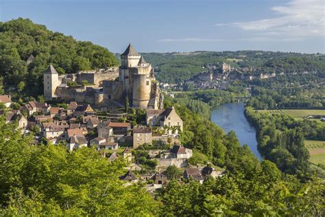 Canoeing the Dordogne River, France | Rough Guides