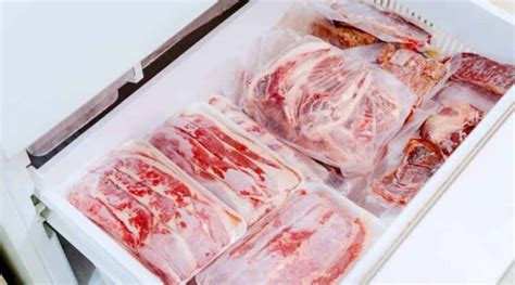 How to Store Meat in Your Fridge or Freezer Safely (2023)