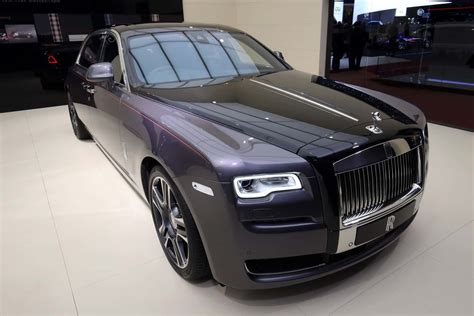 Rolls-Royce Ghost Elegance Shines Bright Like a Diamond