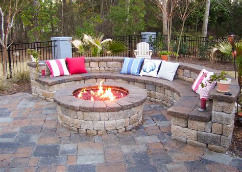 3 Easy DIY Fire Pit Ideas | Woodlanddirect.com