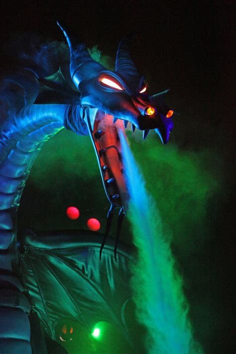 Fantasmic Dragon | ℳy Ɗisney ۷acation ღ | Pinterest