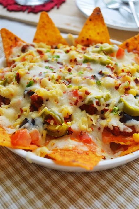 Chicken Nachos - Savory&SweetFood | Recipe | Mexican food recipes, Food ...