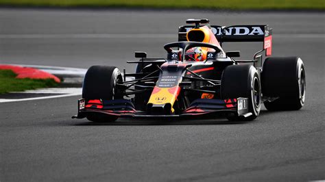 Verstappen zwijgt over mysterieuze Red Bull RB16B | RacingNews365