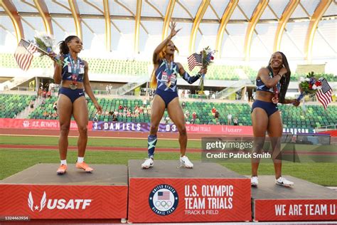 Javianne Oliver, Sha'Carri Richardson and Teahna Daniels stand on the ...