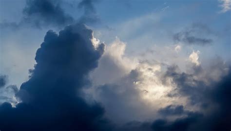 Free Photo | Picture of cloudy sky with overcast sun