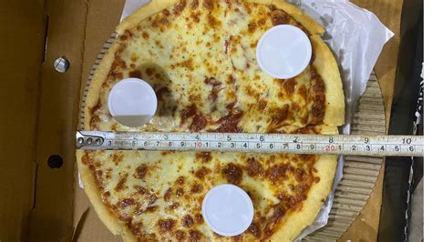 Woman Orders 10-Inch Pizza, Gets 8 Inches Instead. This Is Why We Have ...