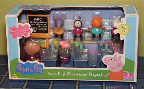 Peppa Pig CLASSROOM Playset w/ Schoolmates NIB includes 7 Figures ...