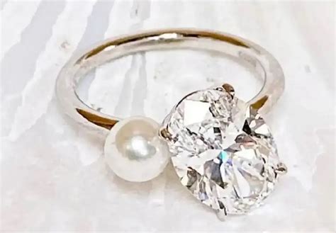 A Ring Fit for a Popstar: Ariana Grande Engagement Ring