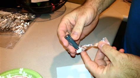 Start a fire with a battery and foil - YouTube